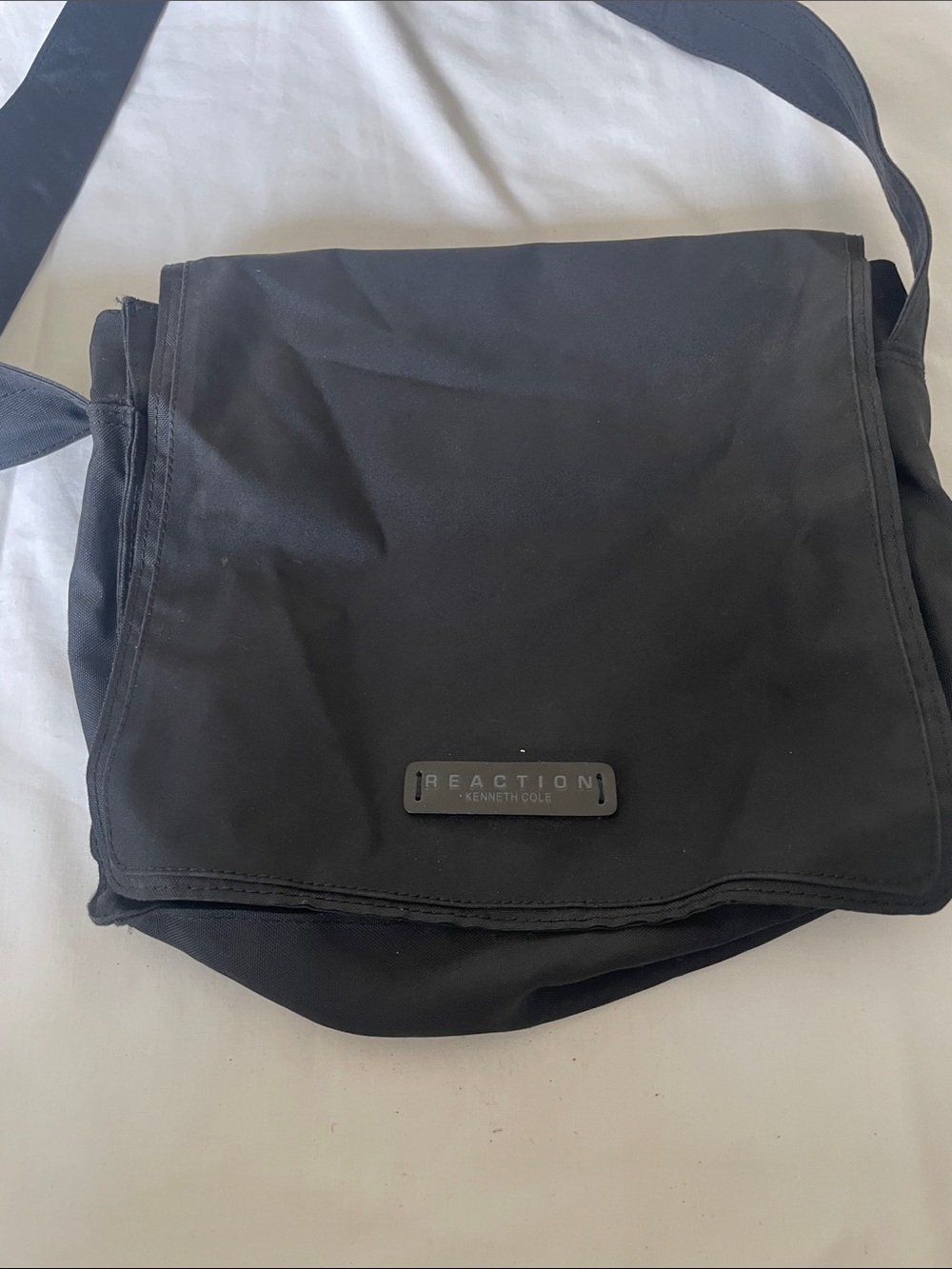 Kenneth Cole Reaction Black Nylon Messenger Bag